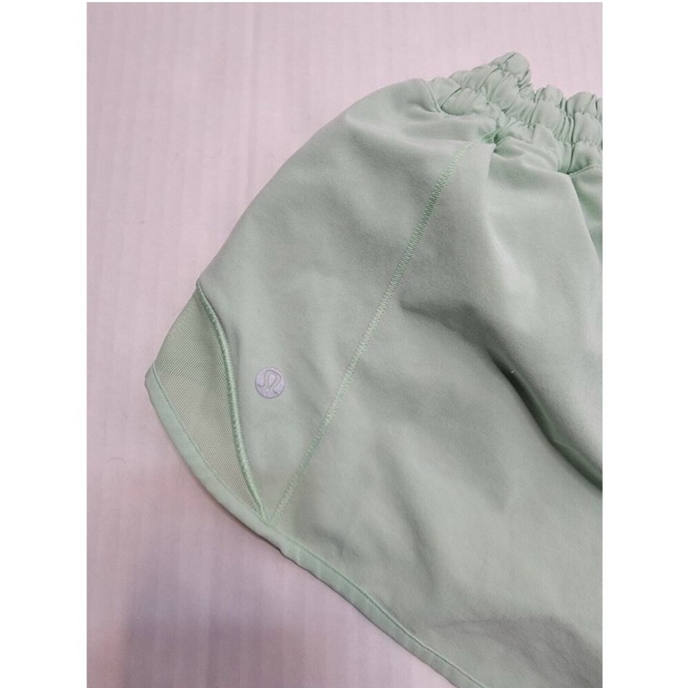 Lululemon Mint Green 2.5” Low Rise Athletic Shorts - Picture 4 of 12